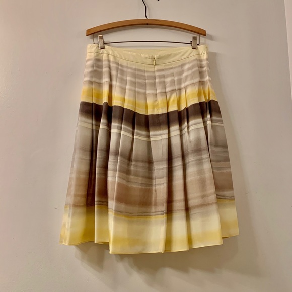 Theory 100% silk pleated skirt - Picture 2 of 5